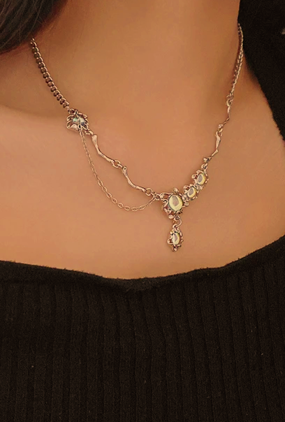 olive irregular necklace